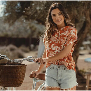 The Normal Brand Sonoran Slub Camp Shirt in Cayenne Floral Print Size S Cropped